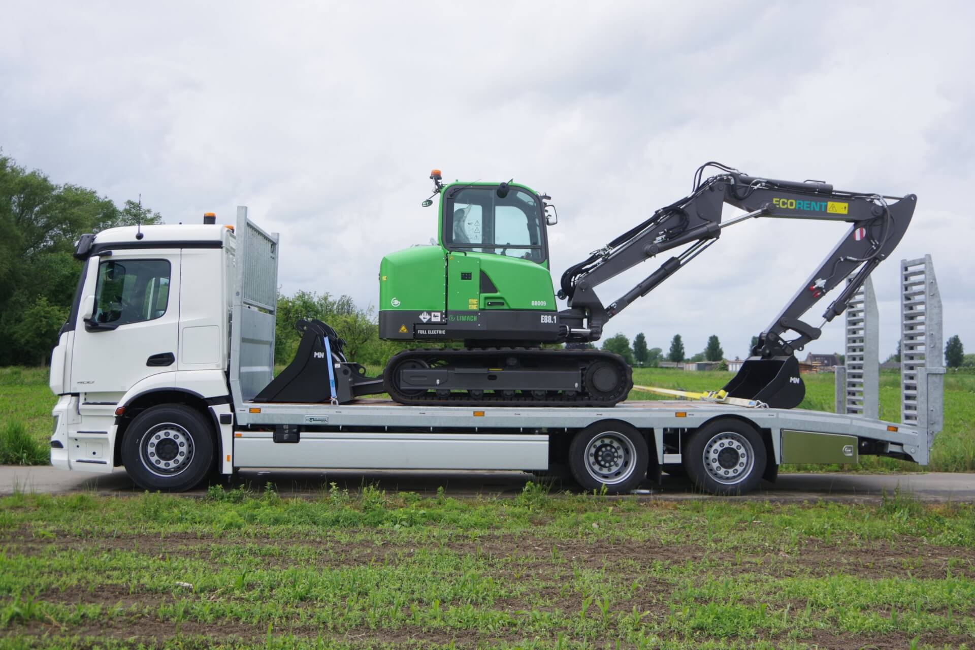 .e-ACTROS oprijwagen 29-78 met LIMACH_E88.1 lz 1